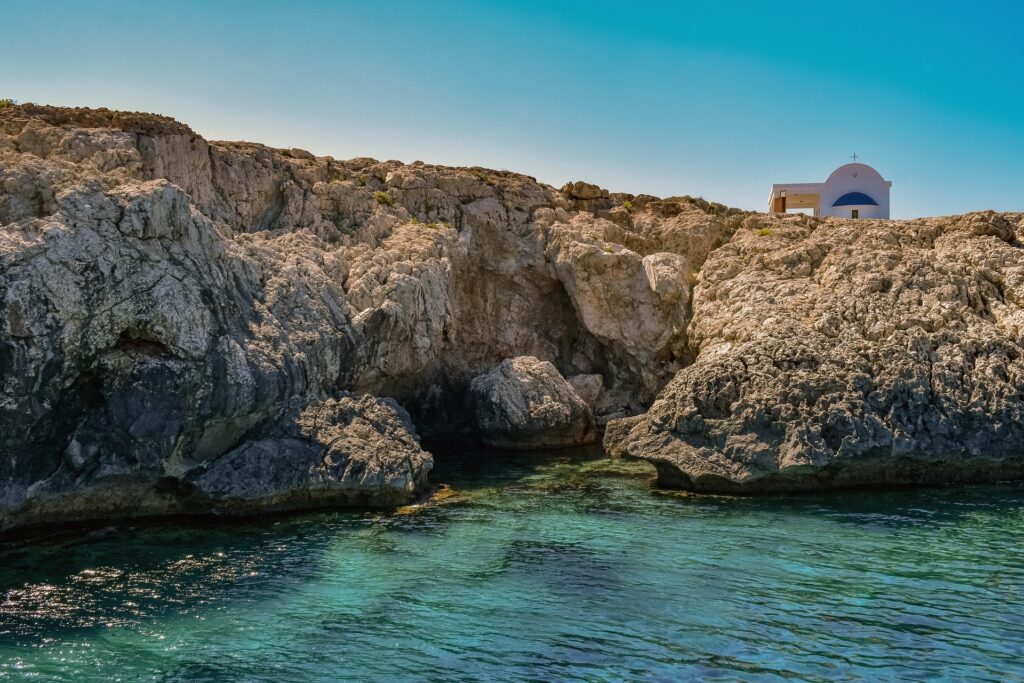 rocky-coast-4398331_1920