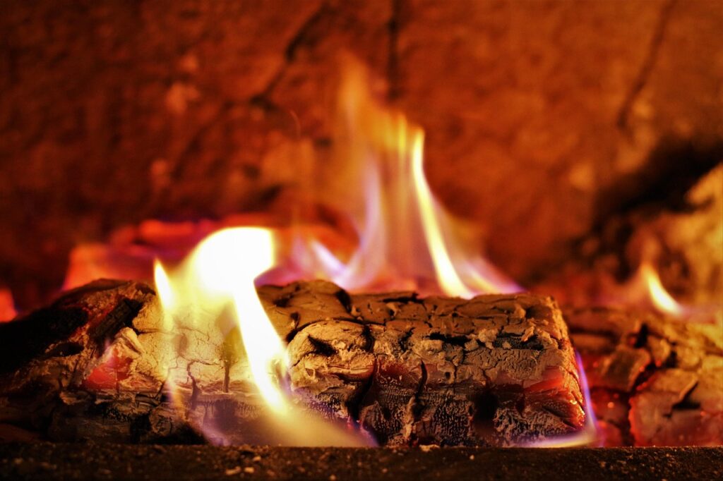 fireplace-2638325_1280
